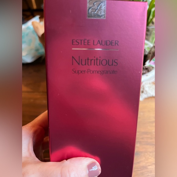 Estée Lauder Nutritious Super-Pomegranate Radiant Energy Lotion Light. NWT - Picture 3 of 7